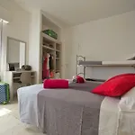Sabrina מלון