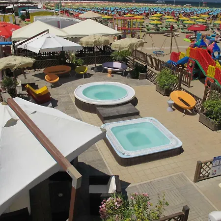 Sabrina Hotel *